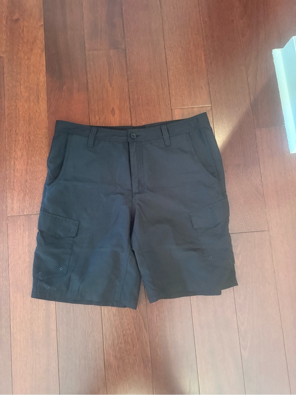 Magellan Outdoors Men's Cargo Shorts in Navy Blue - Picture 2 of 4